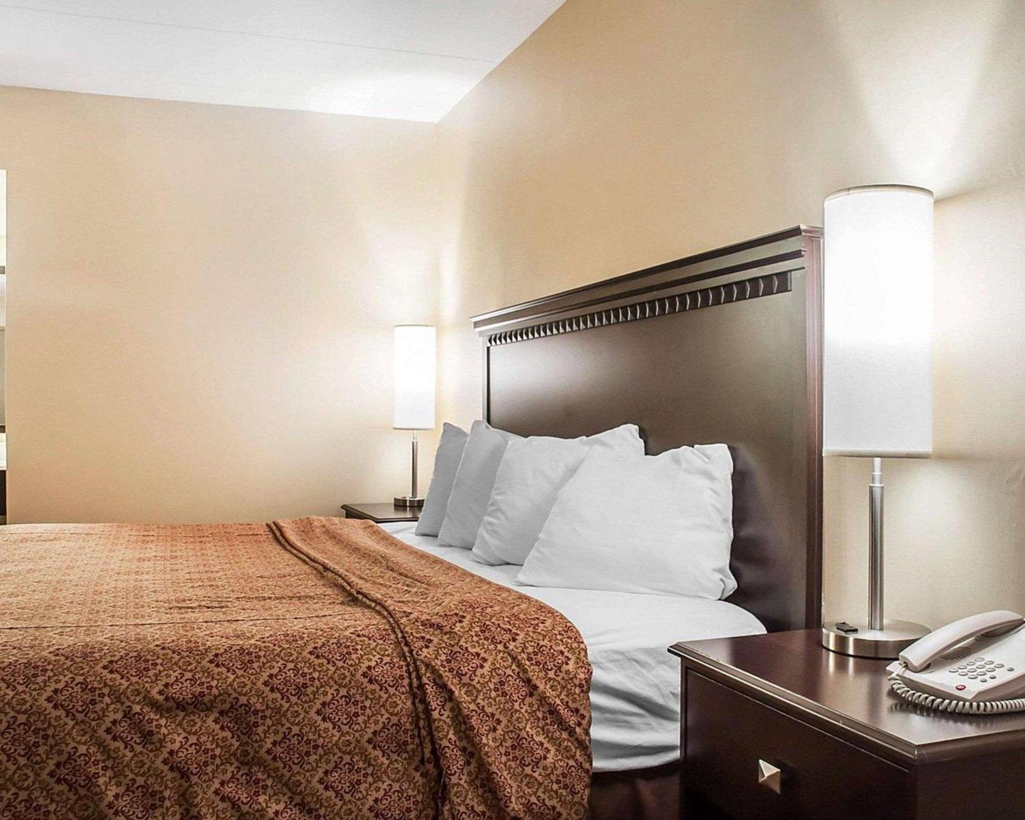 Lodge Econo Elmira-corning Fisherville