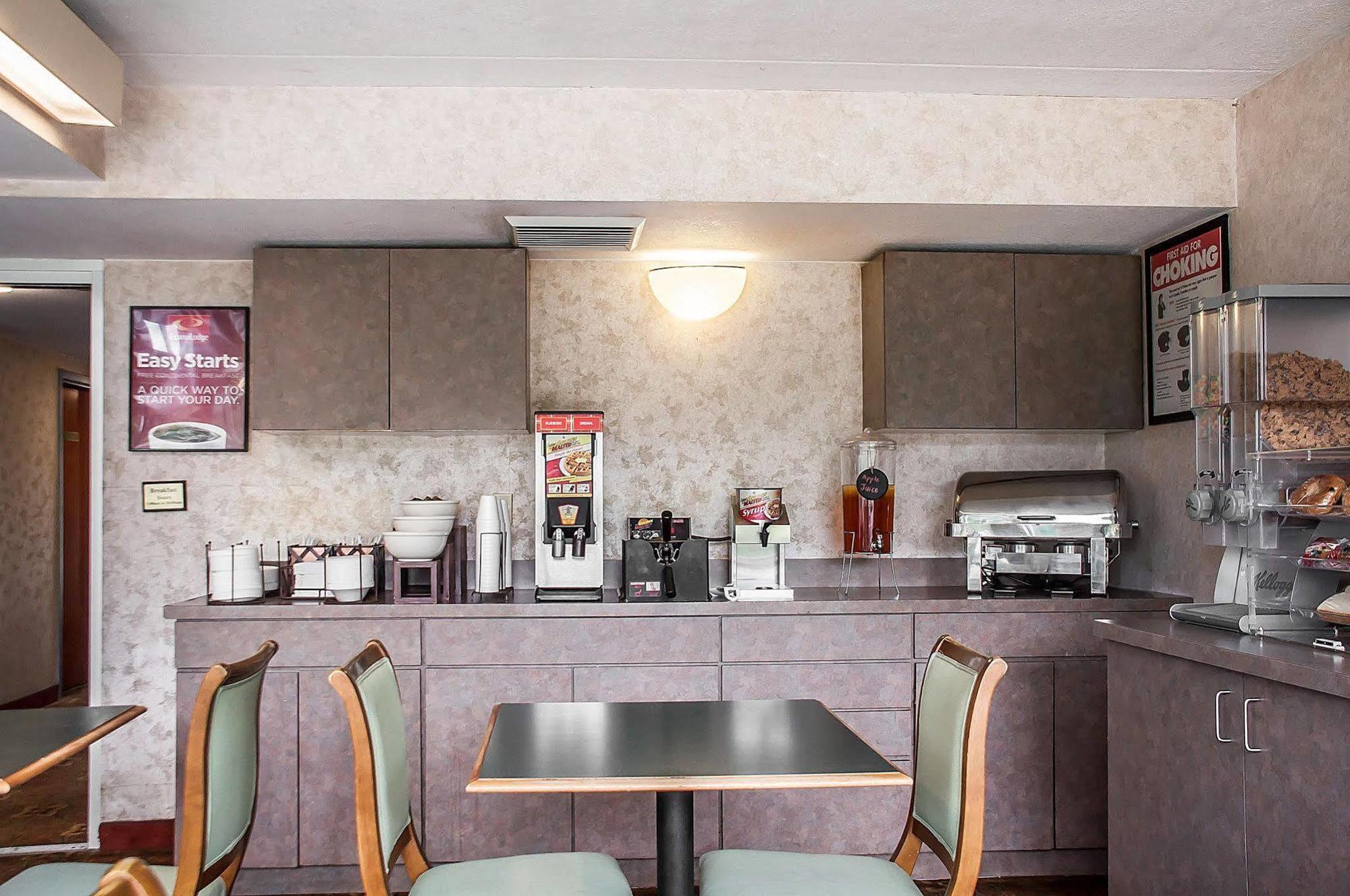 Econo Elmira-corning Lodge Fisherville